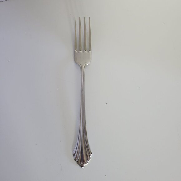 Oneida Bancroft Stainless Steel 7 3/8" Dinner Fork - Picture 1 of 3